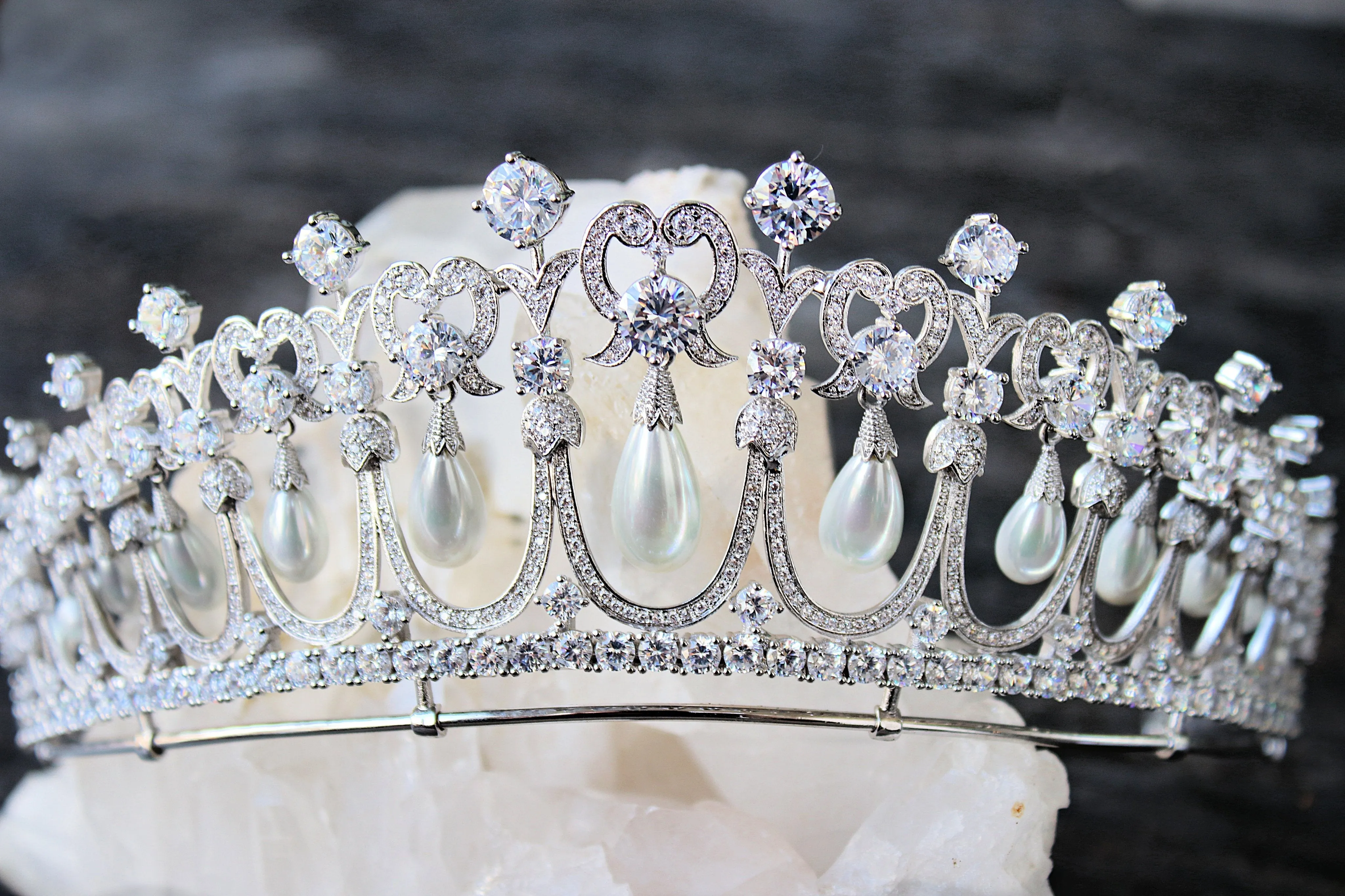 LOVERS KNOT Tiara