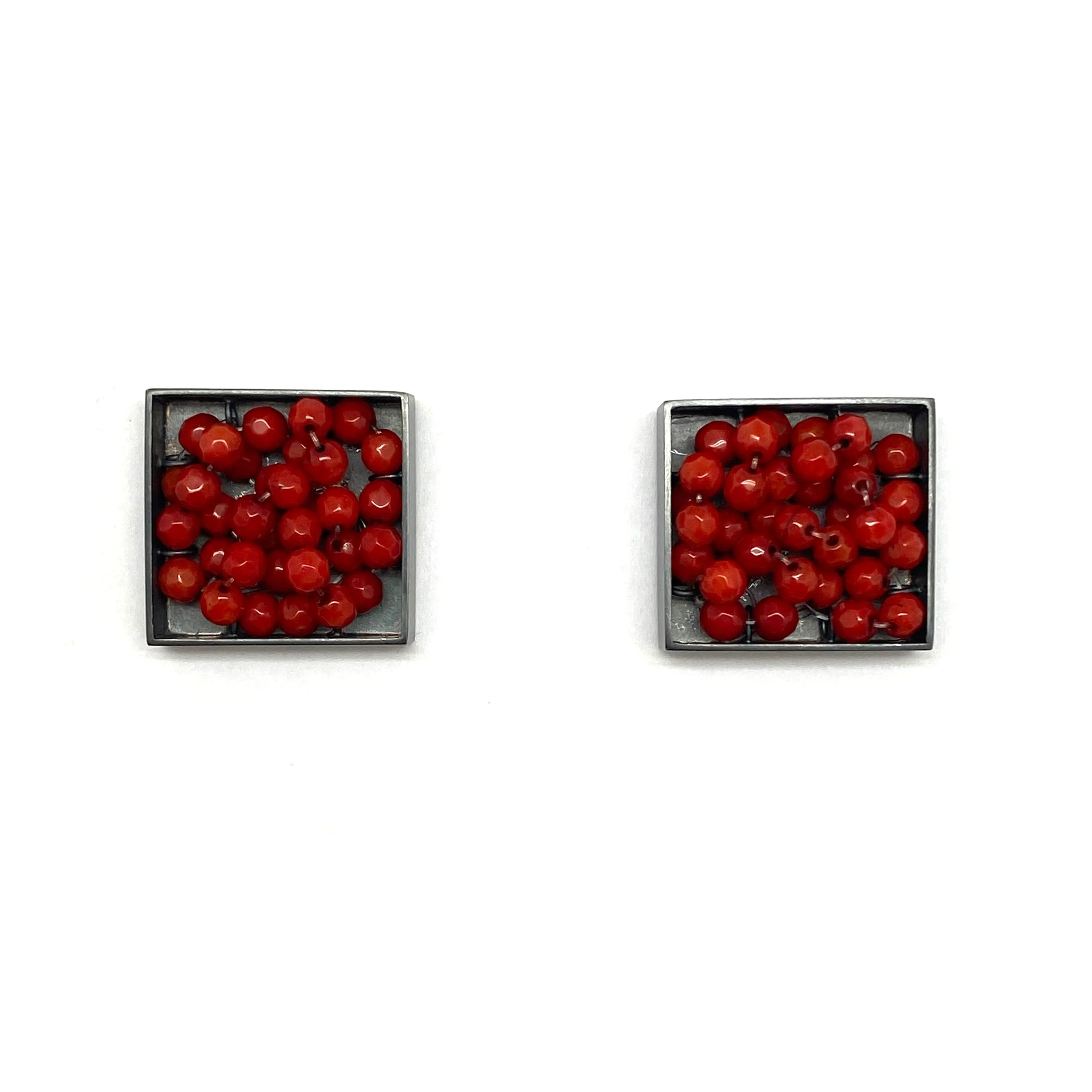 Mariiko Sumioka - Coral Bead Square Earrings