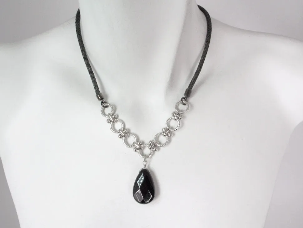 Mesh Necklace with Onyx Drop