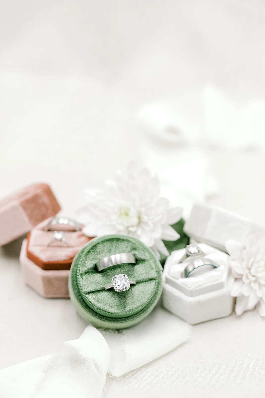 Moss Green Velvet Round Ring Box