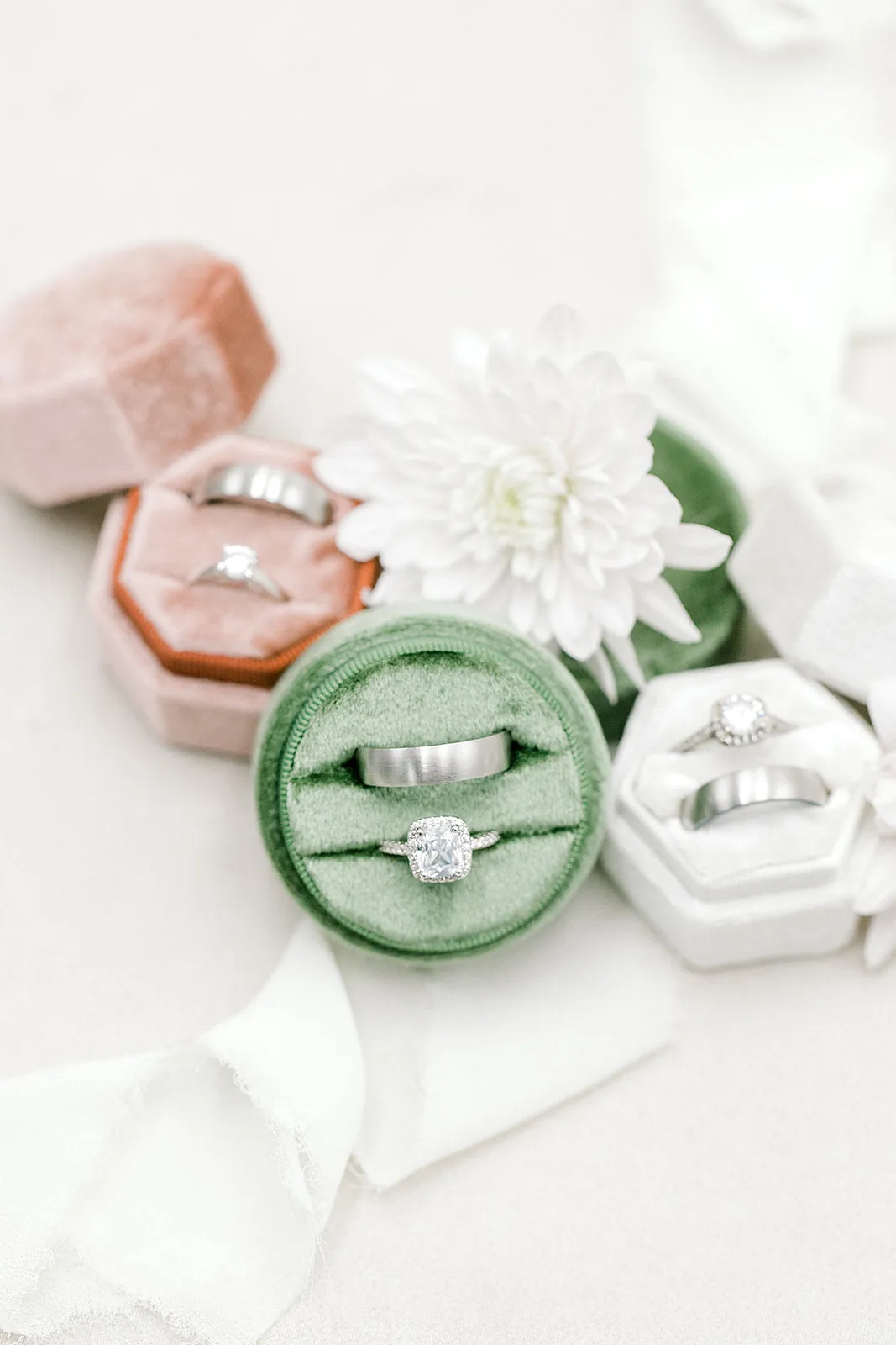 Moss Green Velvet Round Ring Box