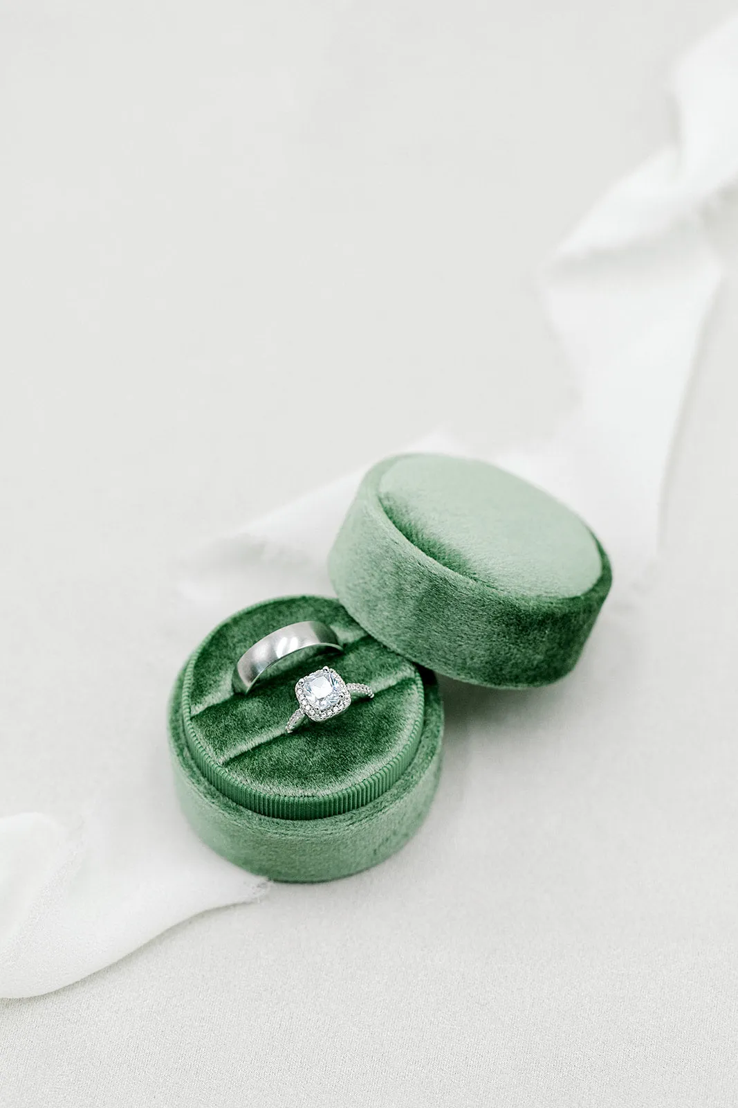 Moss Green Velvet Round Ring Box