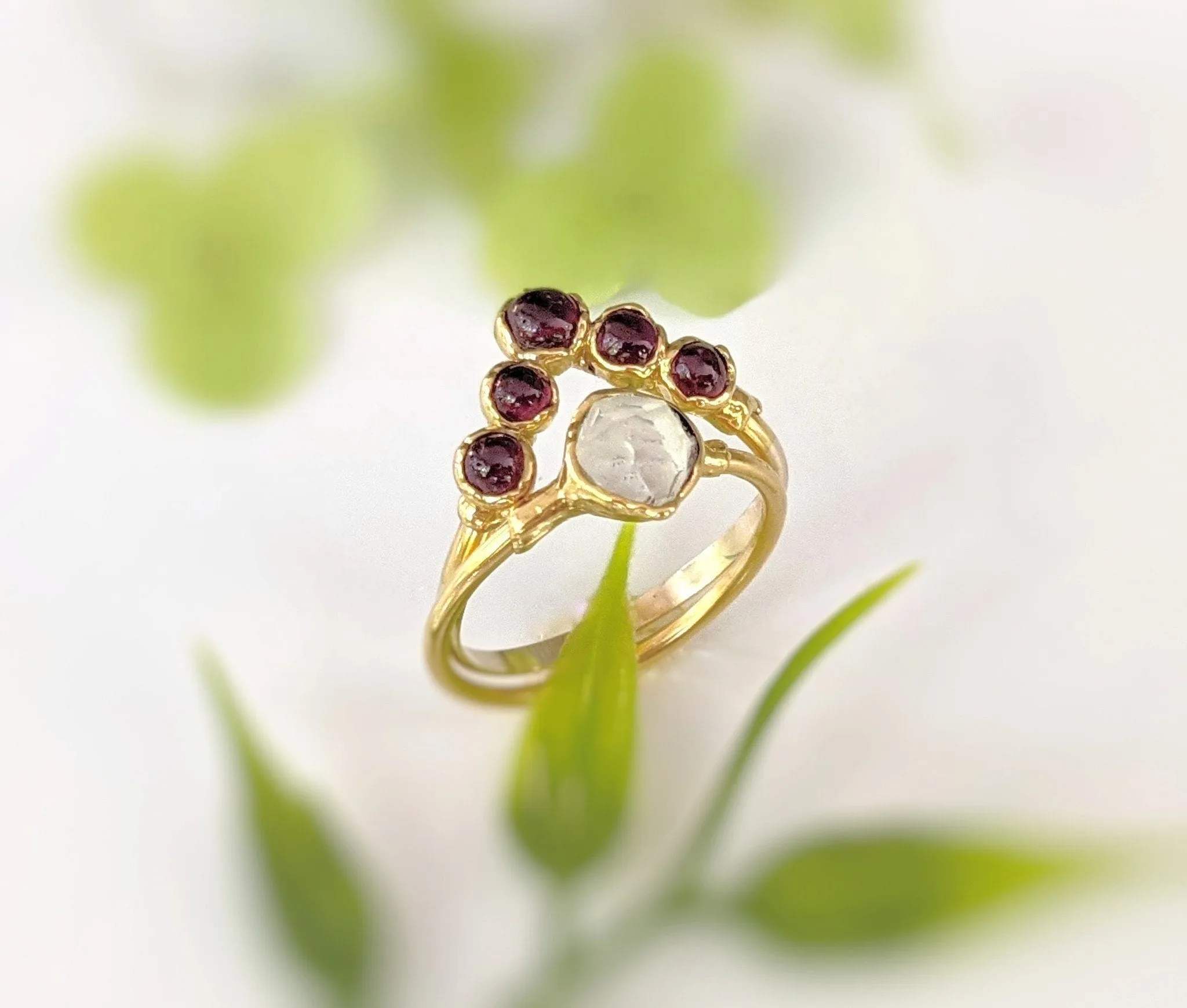Ruby Chevron ring in 18k Gold